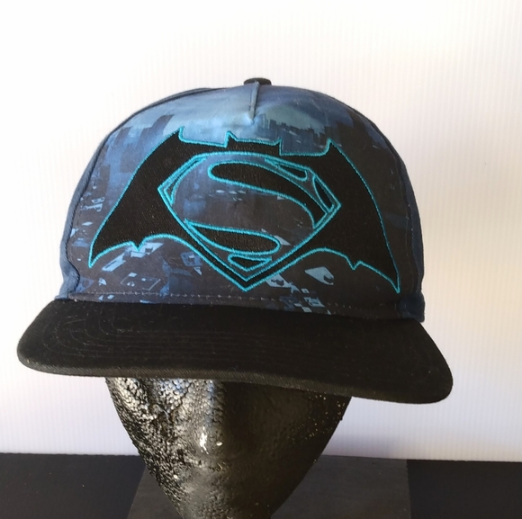 DC Comics Superheroes Cap - Picture 2 of 6